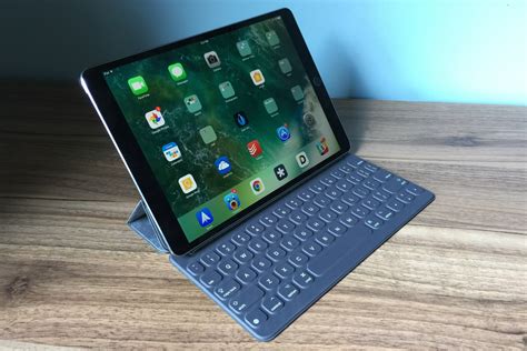 logitech 10.5 ipad pro keyboard|smart keyboard ipad pro 10.5.